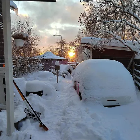 Quiet Private In Shared - Yksityinen Rauhallinen Huone Kodissa- 15min To Homestay *