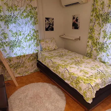Quiet Private In Shared - Yksityinen Rauhallinen Huone Kodissa- 15min To Homestay Helsinki