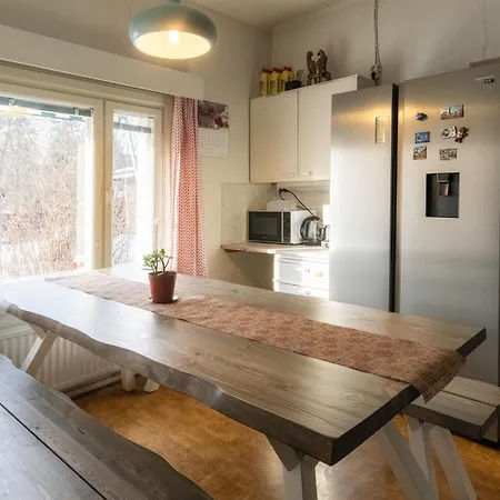 Quiet Private In Shared - Yksityinen Rauhallinen Huone Kodissa- 15min To Homestay